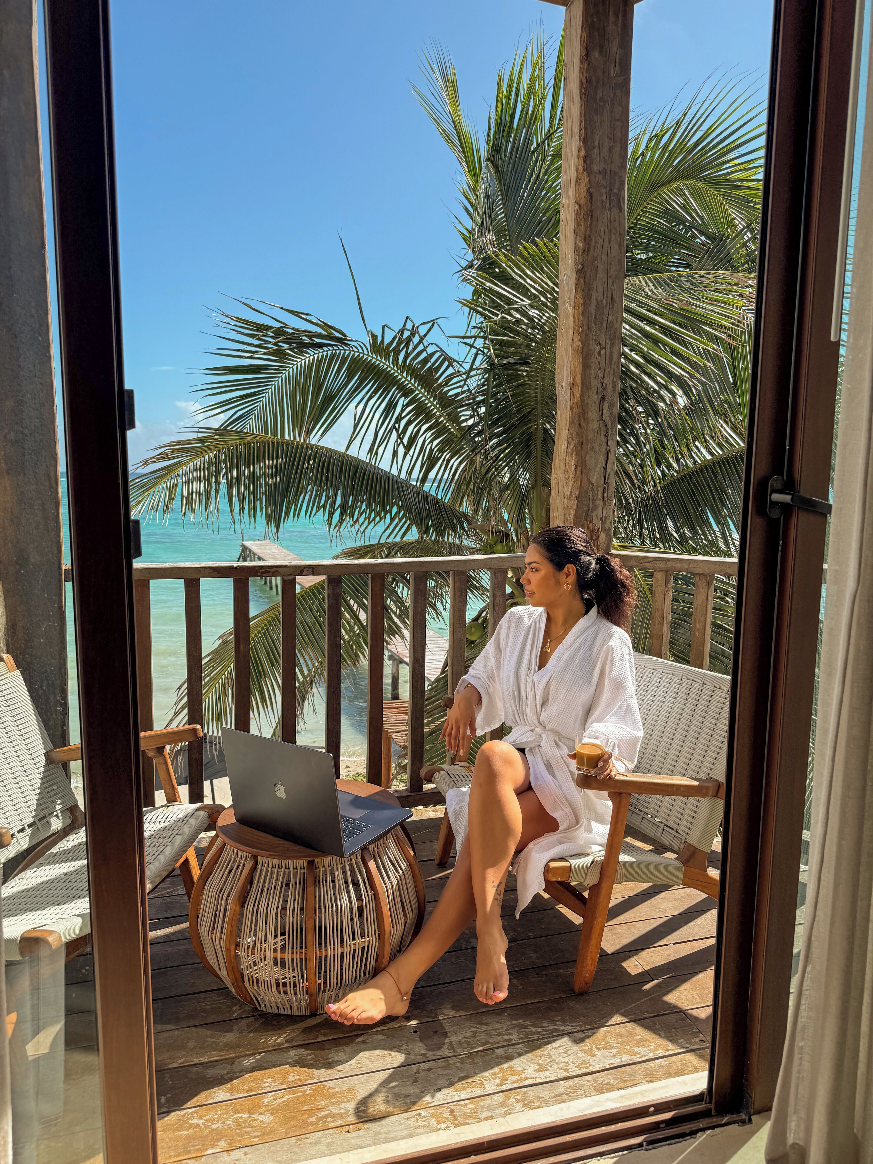 Beachfront Upper King | Ropa de cama de alta calidad, edredón y camas con pillow-top 