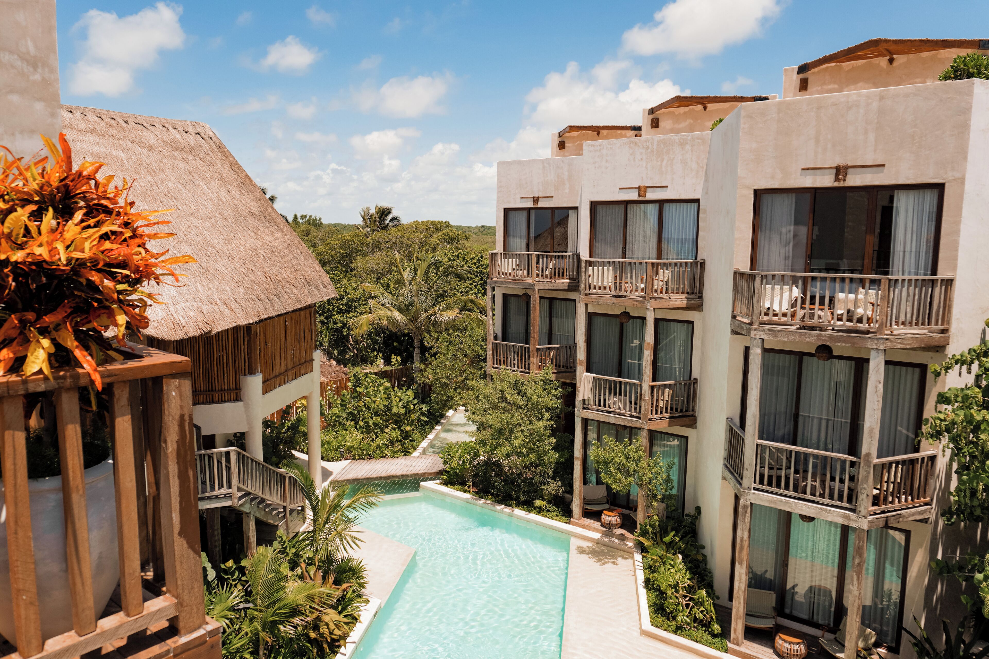 Vista frontal de la propiedad