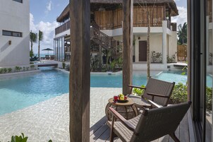 Deluxe Swim-Up King | Κλινοσκεπάσματα υψηλής ποιότητας, πουπουλένια παπλώματα 