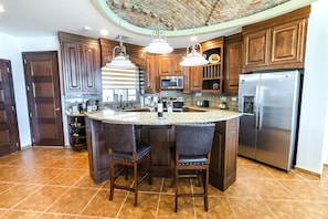 Private kitchen - Esmeralda Beach Resort 3 Bedrooms Condo B 1101 (Puerto Peñasco)