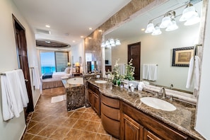 3 bedrooms, internet, bed sheets - Esmeralda Beach Resort 3 Bedrooms Condo B 1101 (Puerto Peñasco)