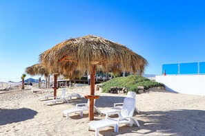 On the beach - Esmeralda Beach Resort 2 Bedrooms Condo B 1102 (Puerto Peñasco)