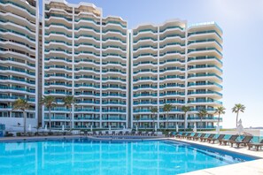 Een verwarmd zwembad