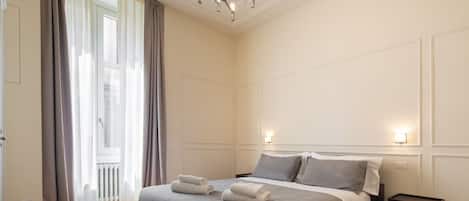 3 bedrooms, WiFi, bed sheets