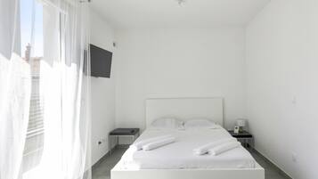 Fer et planche Ă repasser, Wi-Fi, draps fournis