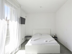 Fer et planche Ă repasser, Wi-Fi, draps fournis