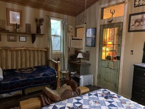 1 bedroom, iron/ironing board, free WiFi, bed sheets - RANCHO DELUXE, For the Spirit of the West in all of us! 1 of 3 casitas (Wickenburg)