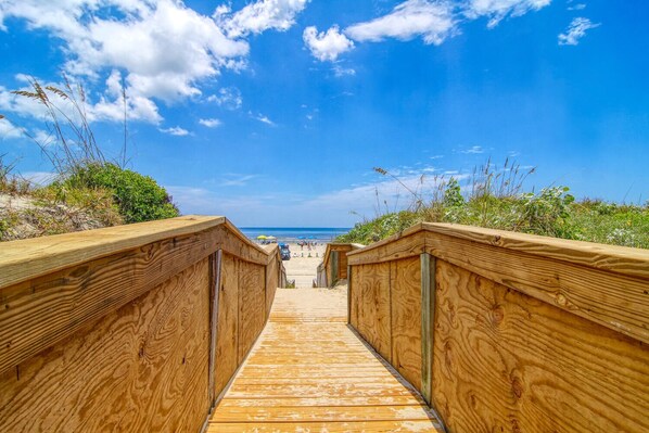 Property grounds - Sea the ocean View as seen on HGTV with beach boardwalk pool and hot tub (Port Aransas)