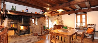 Village house with terrace and charm classified 3 stars in PY