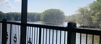 Pelican's Nest~Caddo Lake Cabin 3 with Kayaks! Caddo Lake Cabins, Oil City, La.