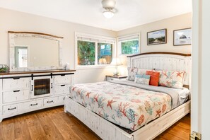 3 Schlafzimmer, Schreibtisch, Bügeleisen/Bügelbrett