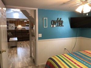 2 多间卧室、熨斗/熨衣板、免费 WiFi、床单