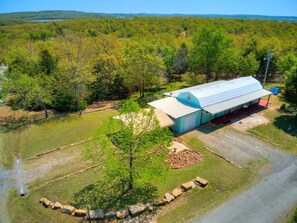 Exterior - Juniper Cabin--wildlife w/ serene patio and outdoor experience--30/50 amp hookup (Canadian)