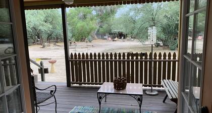 BOSQUES BUNGALOW A birder's delight! Near Wickenburg, AZ 1 of 3 casitas