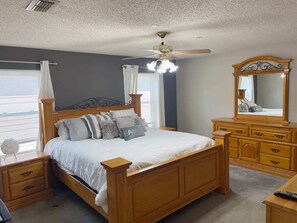 5 soverom, strykejern/-brett, wi-fi (inkludert) og sengetøy