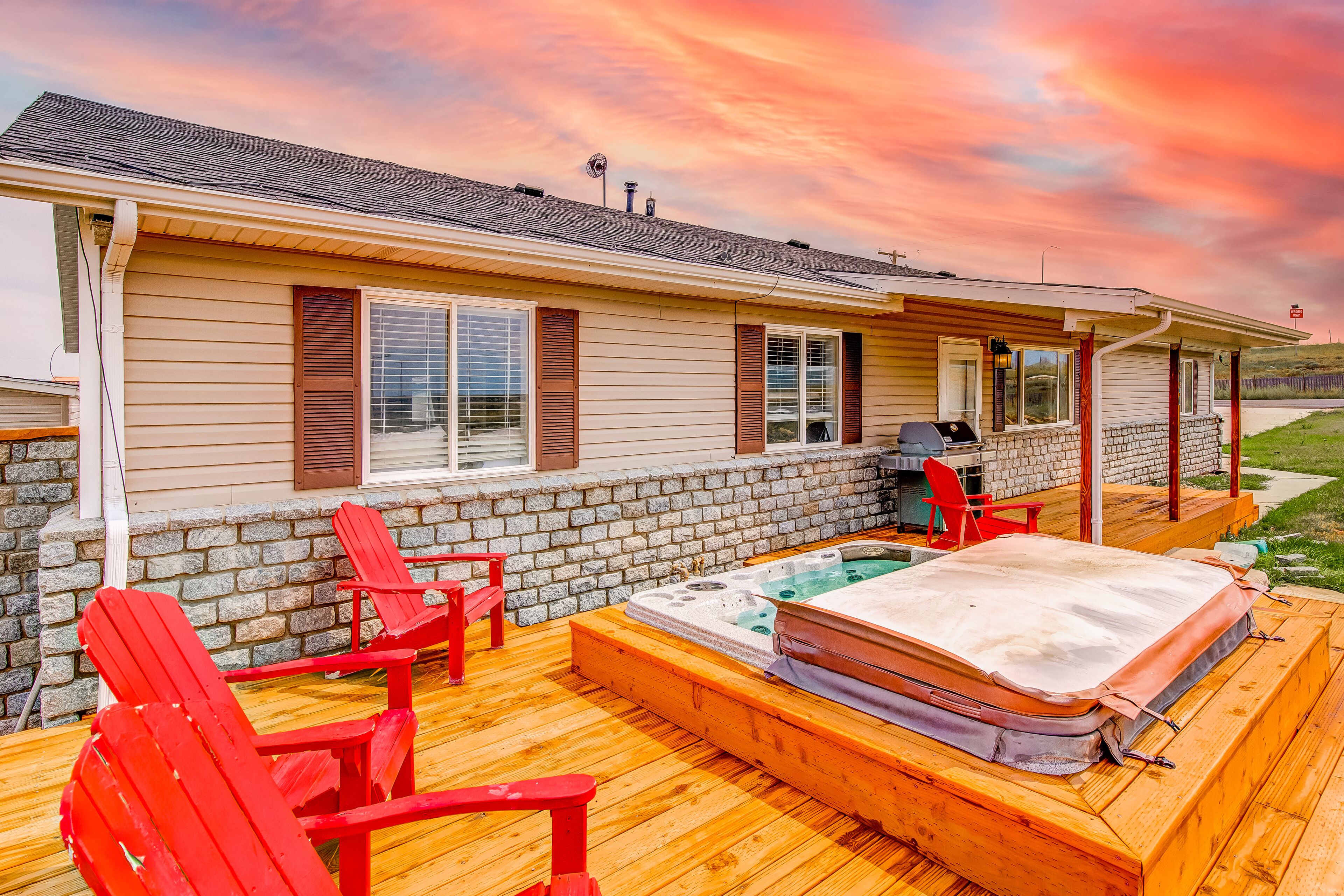 Dog-Friendly Home w/Private Hot Tub, Enclosed Yard, Gas Grill, and Central A/C
