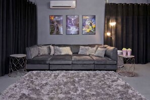Smart TV, videogames, mesa de pingue-pongue