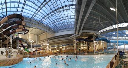 Indoor Pool/HotTub
GameRoom/Ski Resorts
4BR #1 Community in the Heart of Poconos