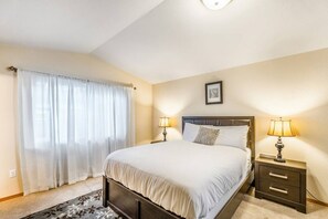 3 bedrooms, desk, iron/ironing board, WiFi
