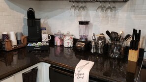 Fridge, microwave, oven, stovetop - The Lafayette House Mobile Midtown Cottage (Mobile)