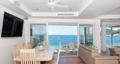 Shoal Bay Views