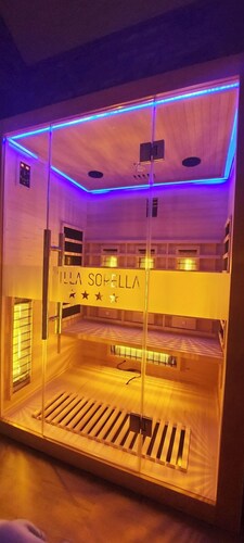 Villa Sorella beautiful 3-Bedroom Villa in Karanac