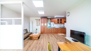 Basic Room, 1 Bedroom (haeneome) | 1 bedroom, free WiFi - Ganghwa Nakjo Tema spa Pension (Incheon)