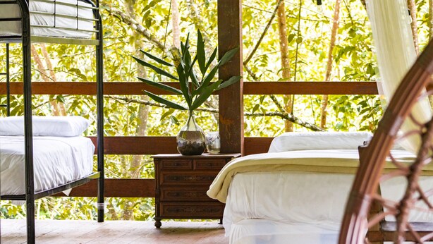 Signature Room | Hypo-allergenic bedding available, desk, laptop workspace