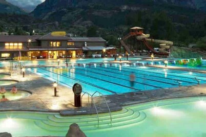 The Ouray Nook – Modern Comfort & AC | Sleeps 4