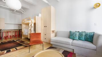 Studio Plus | Cofres nos quartos, individualmente decorados
