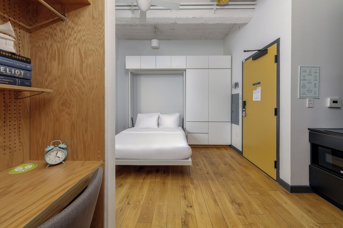 In-room safe, iron/ironing board, travel cot, free WiFi