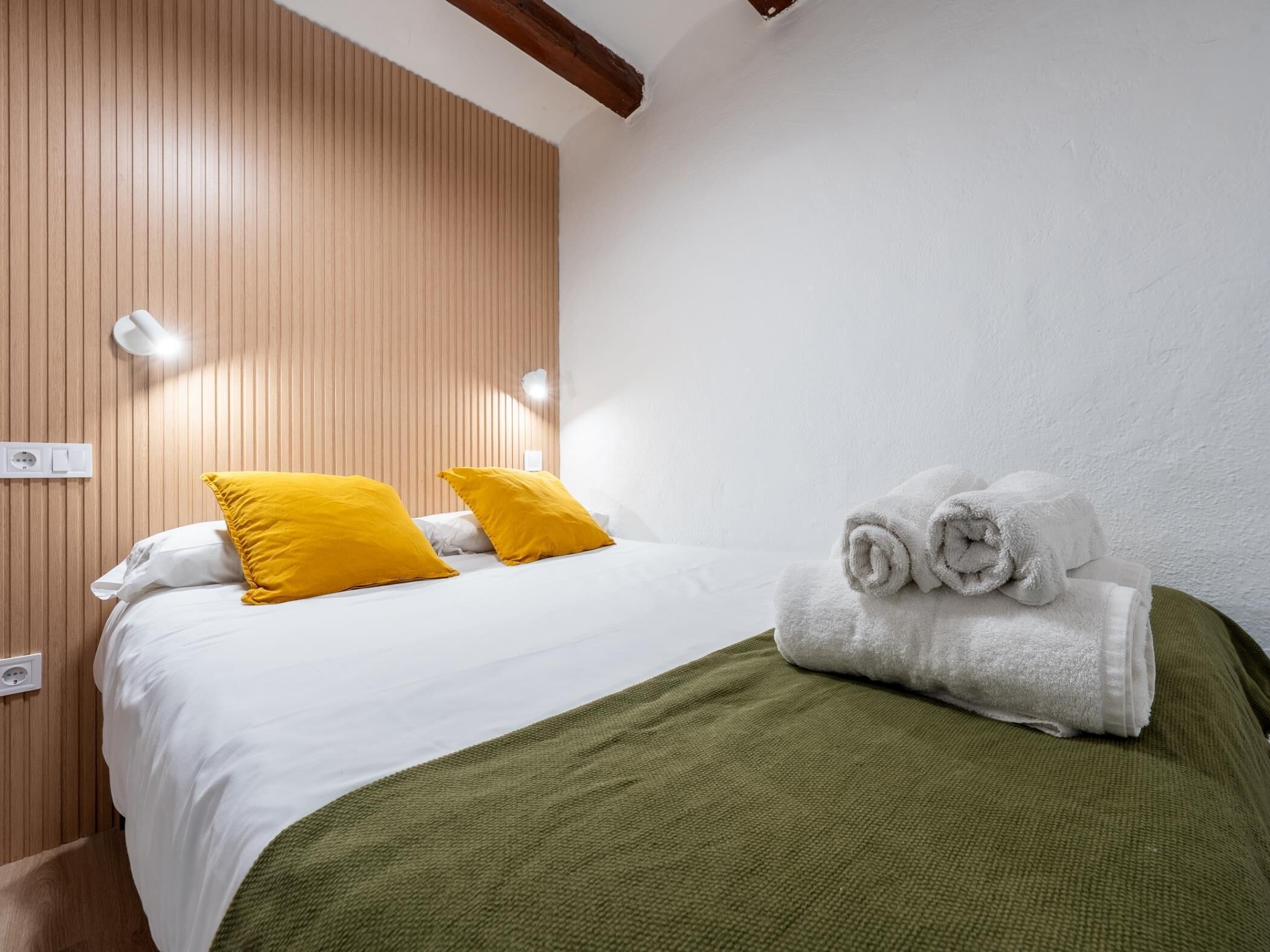 1 habitación, tabla de planchar con plancha, internet y ropa de cama 