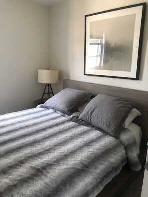 3 bedrooms, desk, iron/ironing board, free WiFi - The Floral Garden Retreat (Bayonne)