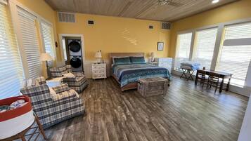 2 多间卧室、办公桌、免费 WiFi、床单