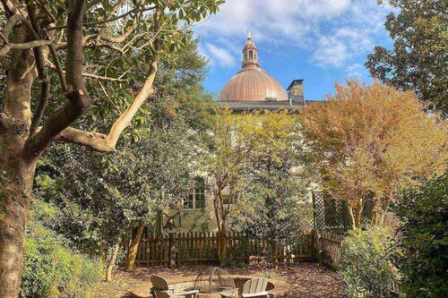 Historic Chapel Views, Steps to USNA Gate 1 with Private Patio and Off-Site Parking
