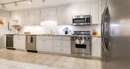 1 Block to USNA at LUXE Historic Chapel Views with Private Patio and Off-Site Parking