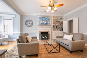 Imagen sin descripción, 3 de 45, botón