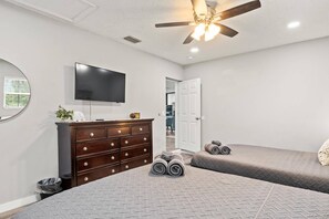 4 bedrooms, desk, iron/ironing board, travel crib