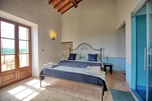 6 habitaciones, cuna de viaje y wifi gratis 