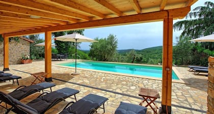 Villa Collina - Holiday House Rental with private swimming pool in the small village of Montegi...