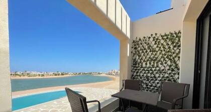 Single Bedroom appartment direct view swimming pool, lagoon, golf