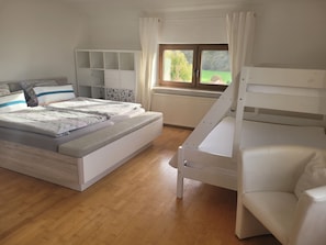 1 bedroom, bed sheets