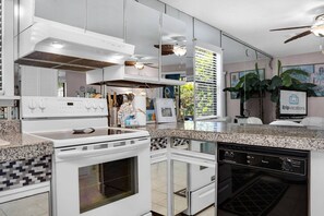 Kühlschrank, Mikrowelle, Geschirrspüler