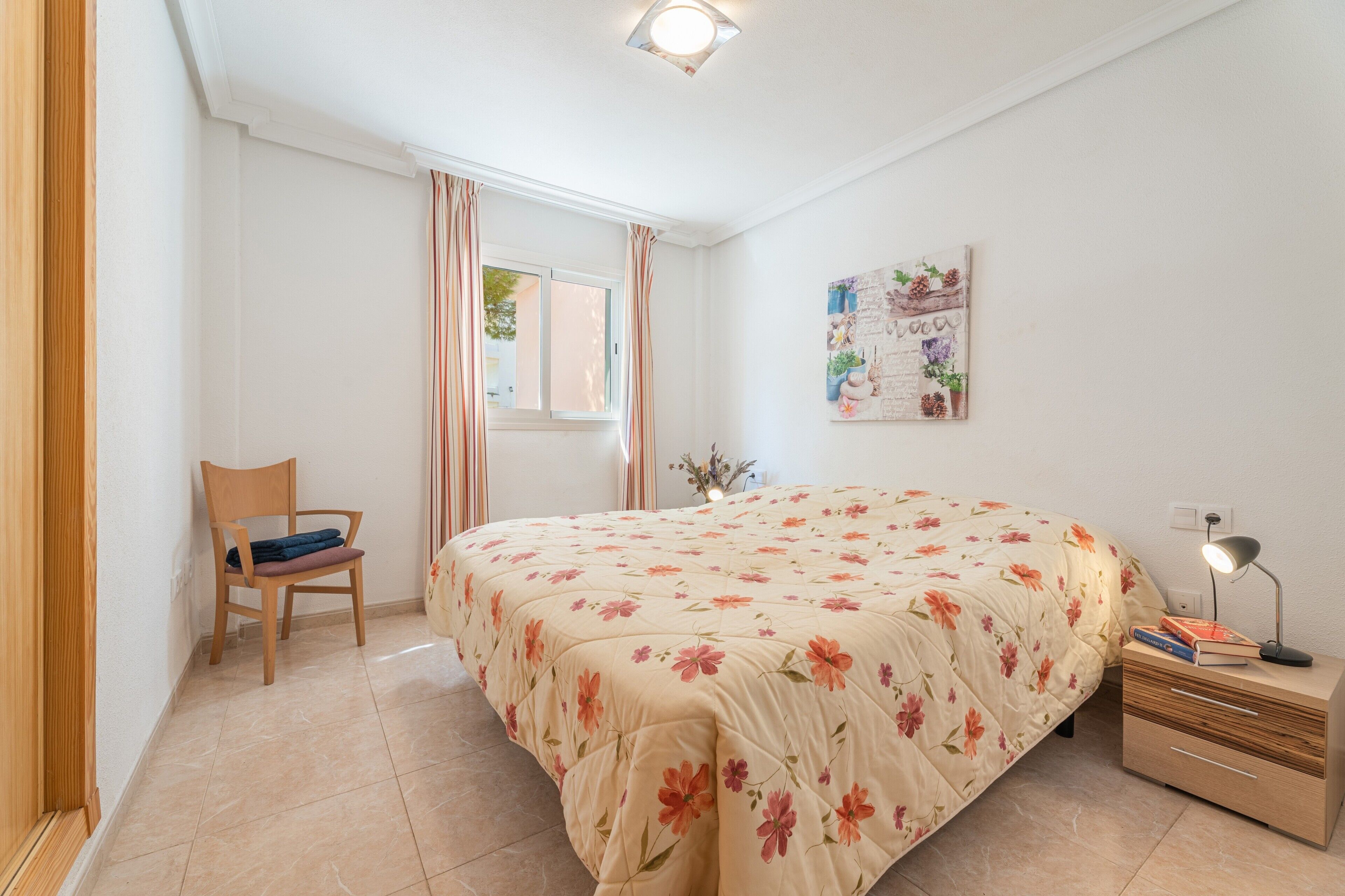 2 dormitorios, tabla de planchar con plancha, wifi gratis y ropa de cama