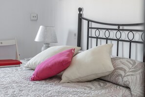 3 bedrooms, iron/ironing board, free WiFi, bed sheets - "Casa de la Vega" with Sea and Mountain Views, Balcony, A/C & Wi-FI (Malaga)