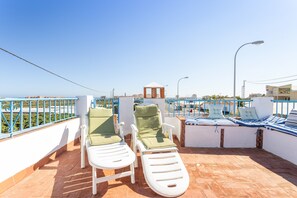 Property grounds - "Casa de la Vega" with Sea and Mountain Views, Balcony, A/C & Wi-FI (Malaga)