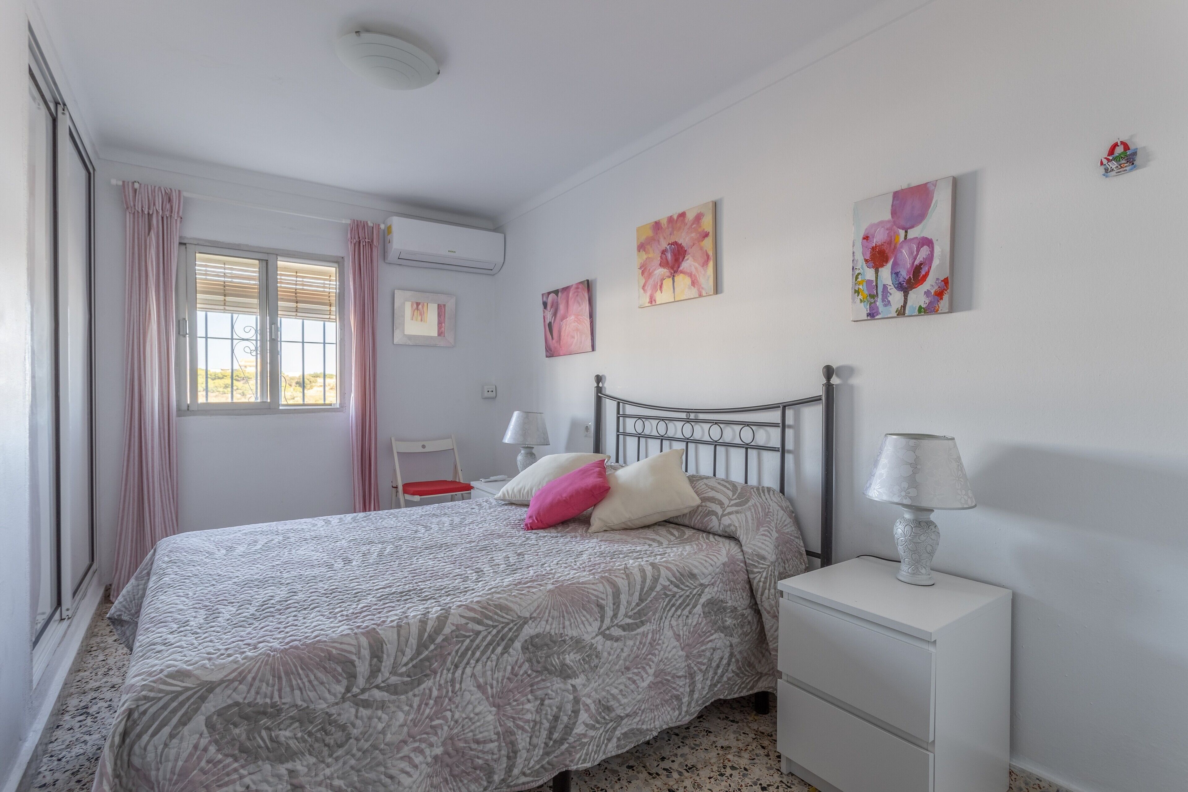 3 habitaciones, tabla de planchar con plancha y wifi gratis 