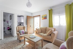 Televisión y chimenea 