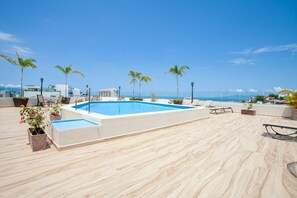 A heated pool - 5 min to Los Muertos Beach in front of Cuale River located in Isla Cuale! 1BD Co (Puerto Vallarta)