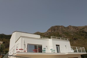 Exterior - Room 6 (Capreria) in Villa Maria - free parking and sea view terrace (Castellammare del Golfo)